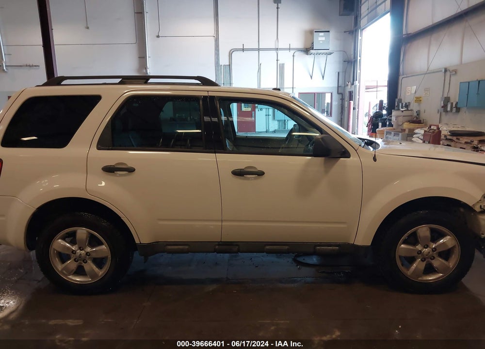 2011 FORD ESCAPE VIN: 1FMCU9DG7BKB24850