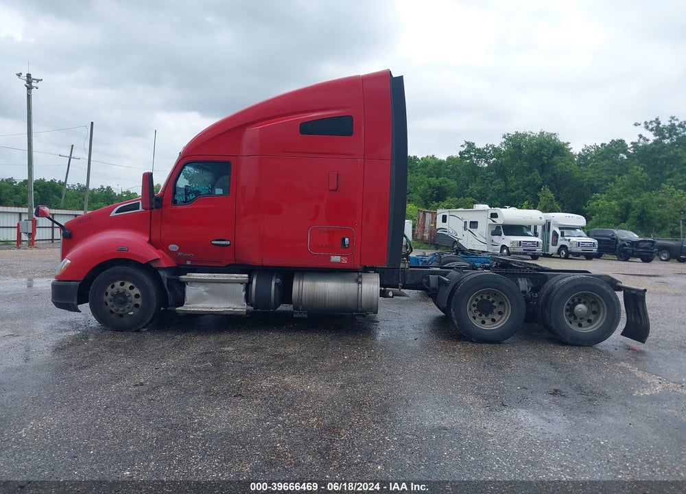 2017 KENWORTH T680 VIN: 1XKYDP9X0HJ138941
