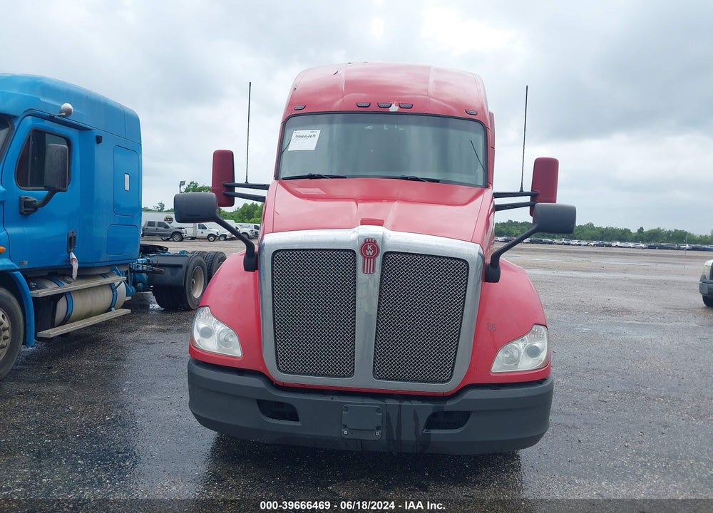 2017 KENWORTH T680 VIN: 1XKYDP9X0HJ138941