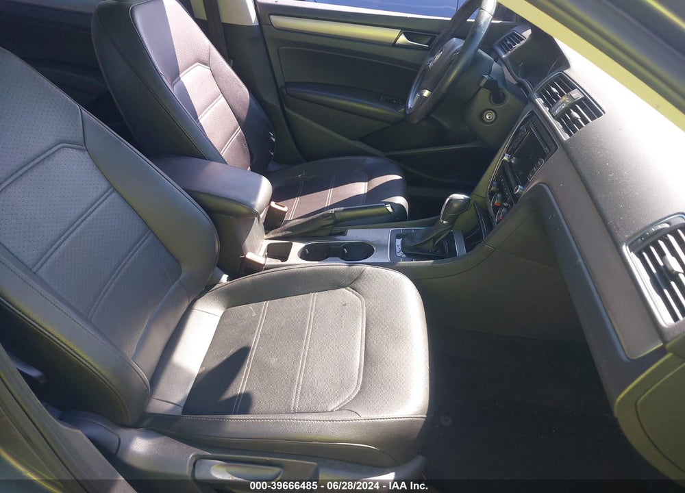 2014 VOLKSWAGEN PASSAT 1.8T SE VIN: 1VWBT7A32EC035353