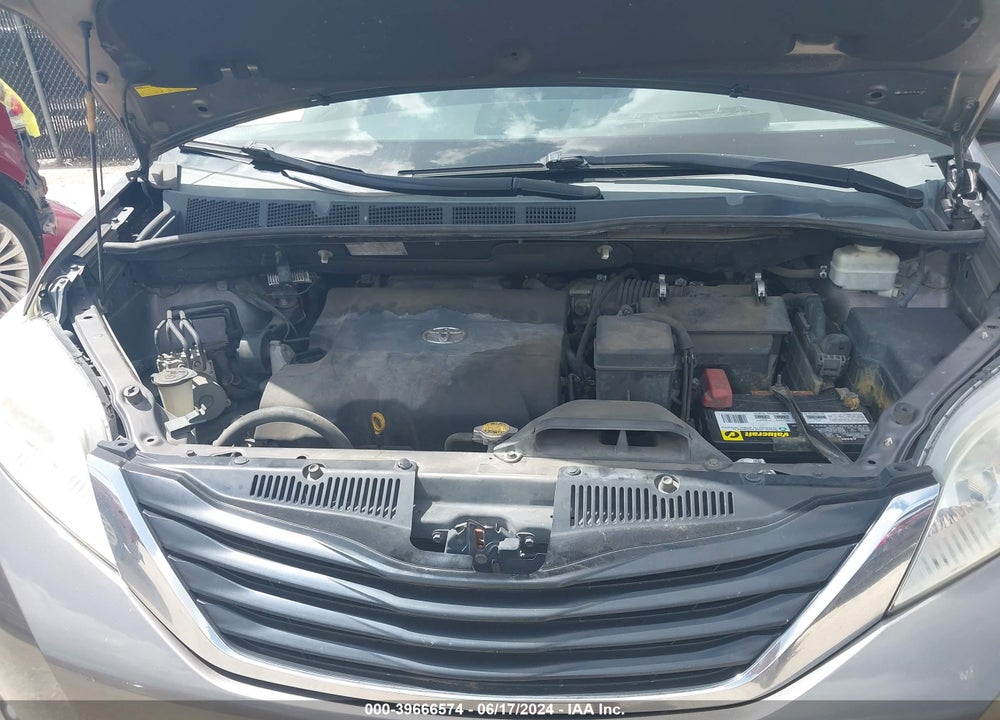 2011 TOYOTA SIENNA LE V6 VIN: 5TDKK3DC7BS167688
