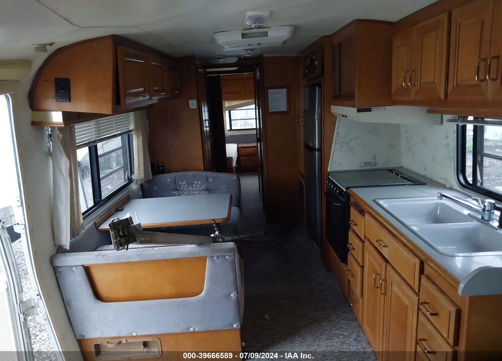 1989 AVION OTHER VIN: 1EE1W3435K9306958