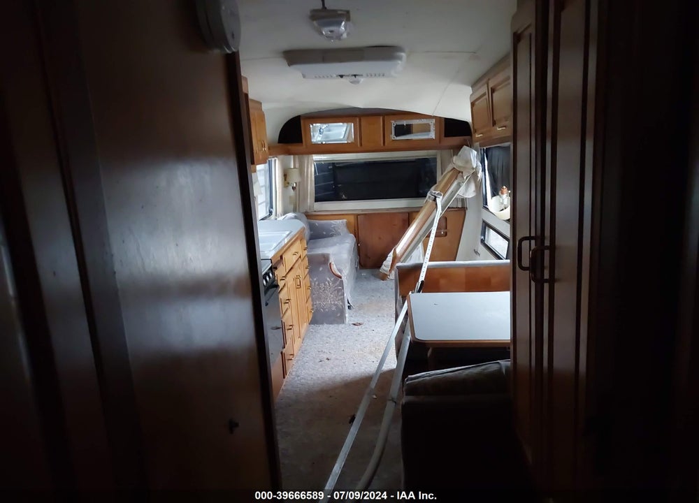 1989 AVION OTHER VIN: 1EE1W3435K9306958