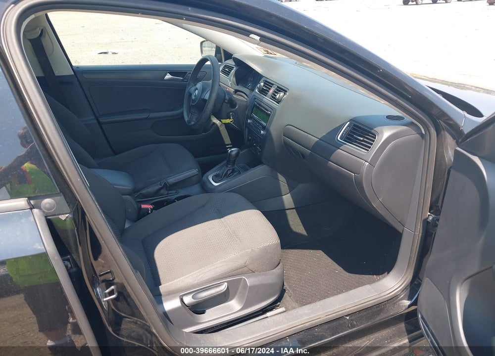 2014 VOLKSWAGEN JETTA 2.0L S VIN: 3VW2K7AJ2EM399191