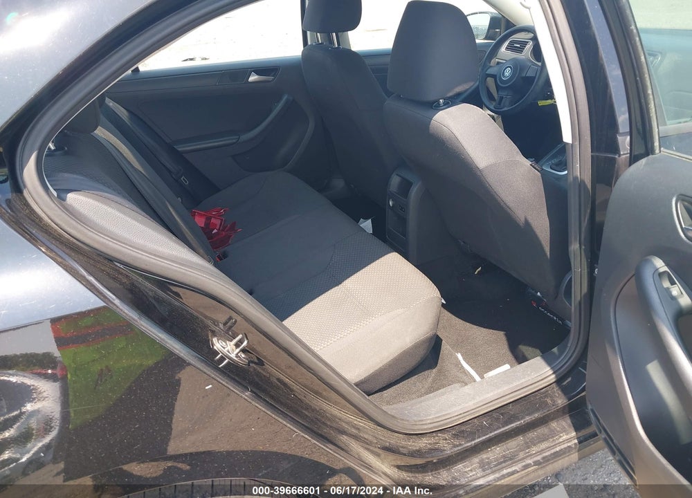 2014 VOLKSWAGEN JETTA 2.0L S VIN: 3VW2K7AJ2EM399191