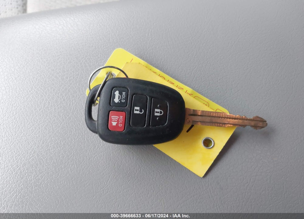 2013 TOYOTA CAMRY LE VIN: 4T4BF1FK0DR281870