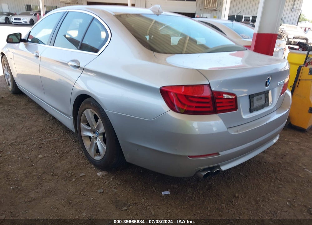 2013 BMW 528I VIN: WBAXG5C55DDY32735