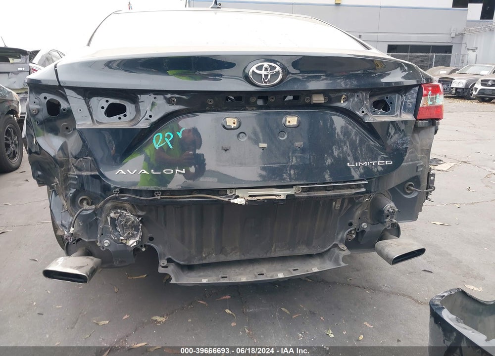 2018 TOYOTA AVALON LIMITED VIN: 4T1BK1EB3JU279968