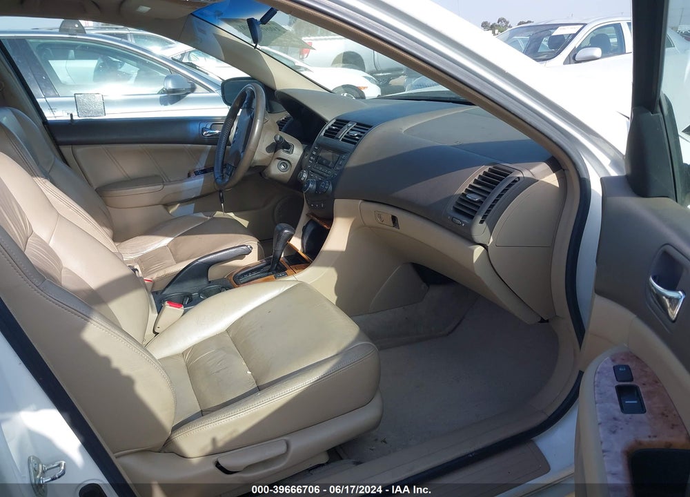 2005 HONDA ACCORD VIN: 1HGCM56835A074124