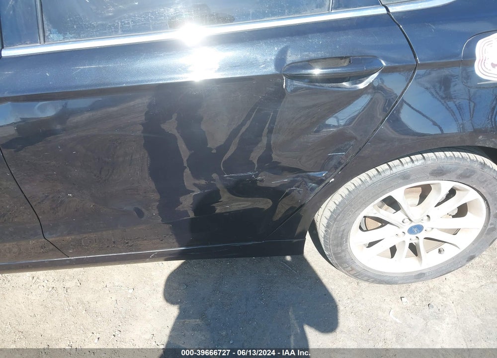 2019 FORD FUSION SE VIN: 3FA6P0HD1KR284759