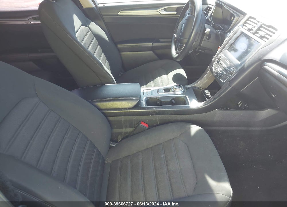 2019 FORD FUSION SE VIN: 3FA6P0HD1KR284759