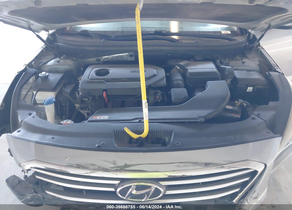2015 HYUNDAI SONATA SE VIN: 5NPE24AF7FH130329