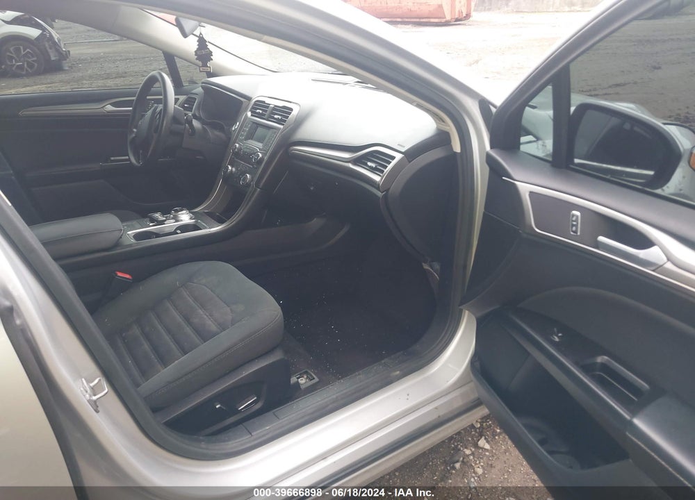 2017 FORD FUSION SE VIN: 3FA6P0H71HR231529