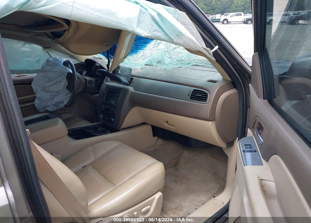 2011 CHEVROLET TAHOE LT VIN: 1GNSCBE07BR320314