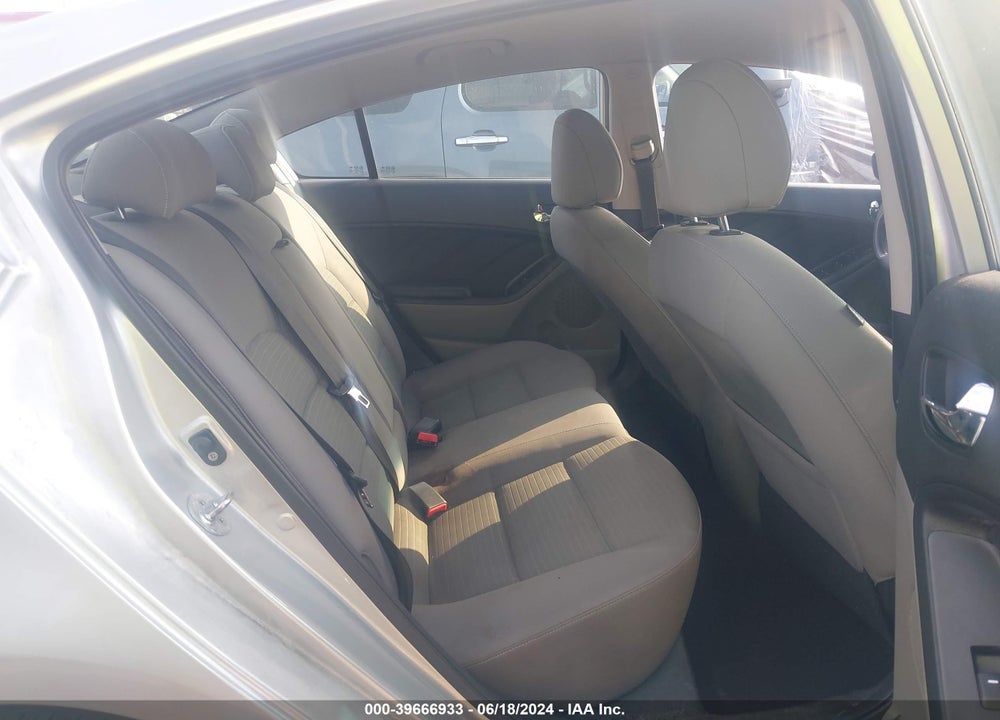 2015 KIA FORTE LX VIN: KNAFX4A61F5272842