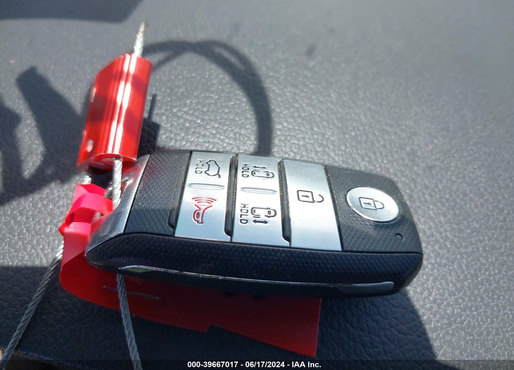 2018 KIA SEDONA SX VIN: KNDMC5C1XJ6380960