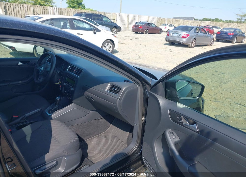 2014 VOLKSWAGEN JETTA 2.0L S VIN: 3VW2K7AJ7EM393712