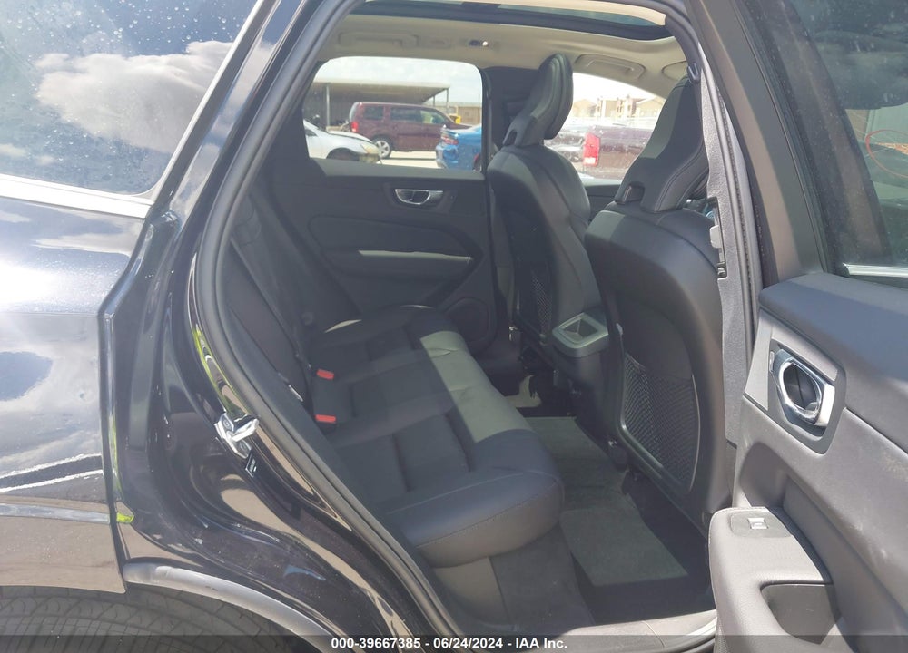 2020 VOLVO XC60 T5 MOMENTUM VIN: YV4102DK4L1589903