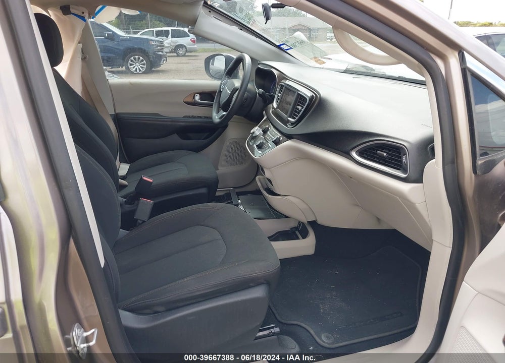 2018 CHRYSLER PACIFICA LX VIN: 2C4RC1CG1JR105053