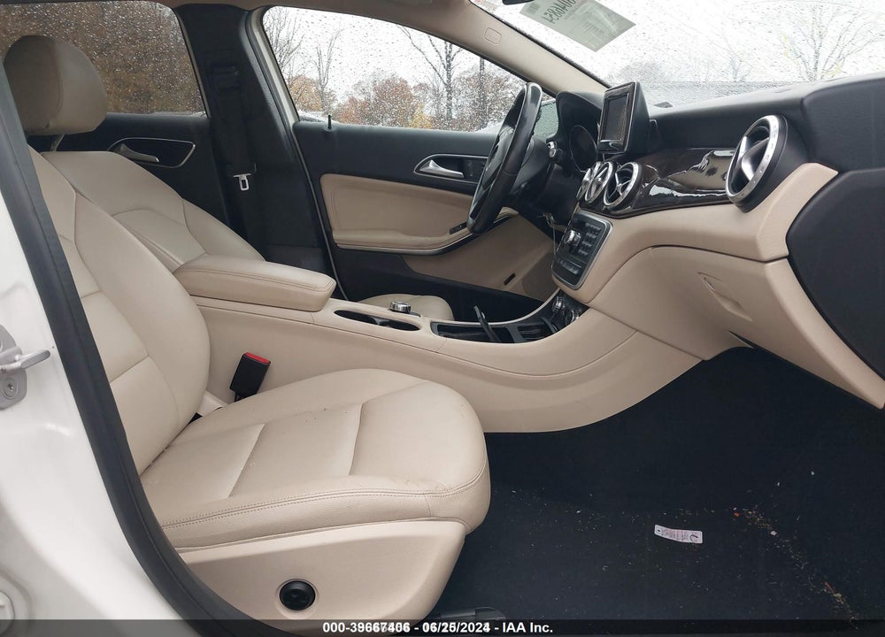 2015 MERCEDES-BENZ GLA-CLASS VIN: WDCTG4GB5FJ098589