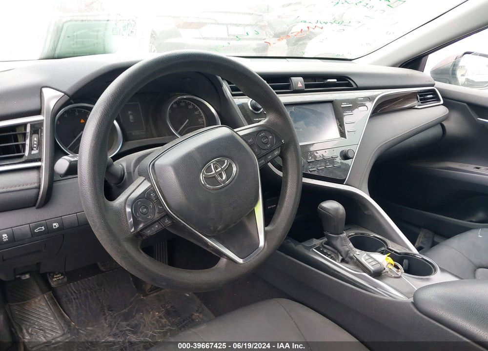 2018 TOYOTA CAMRY LE VIN: 4T1B11HK6JU520050