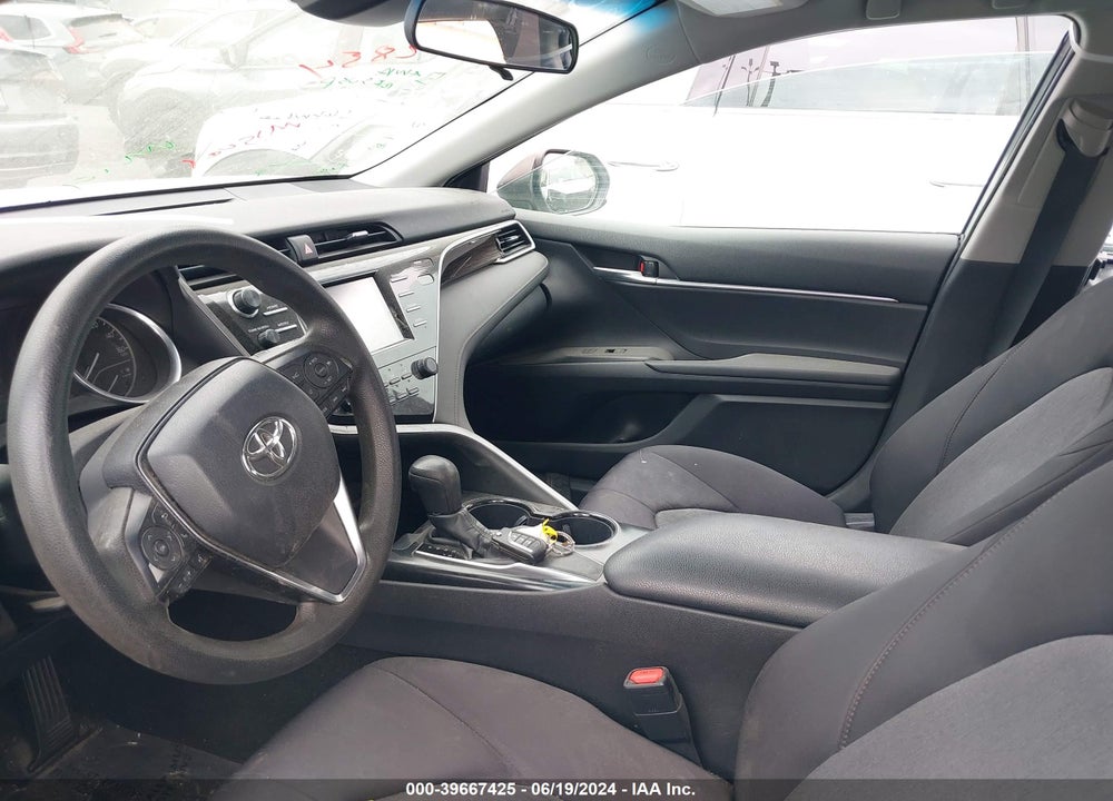 2018 TOYOTA CAMRY LE VIN: 4T1B11HK6JU520050