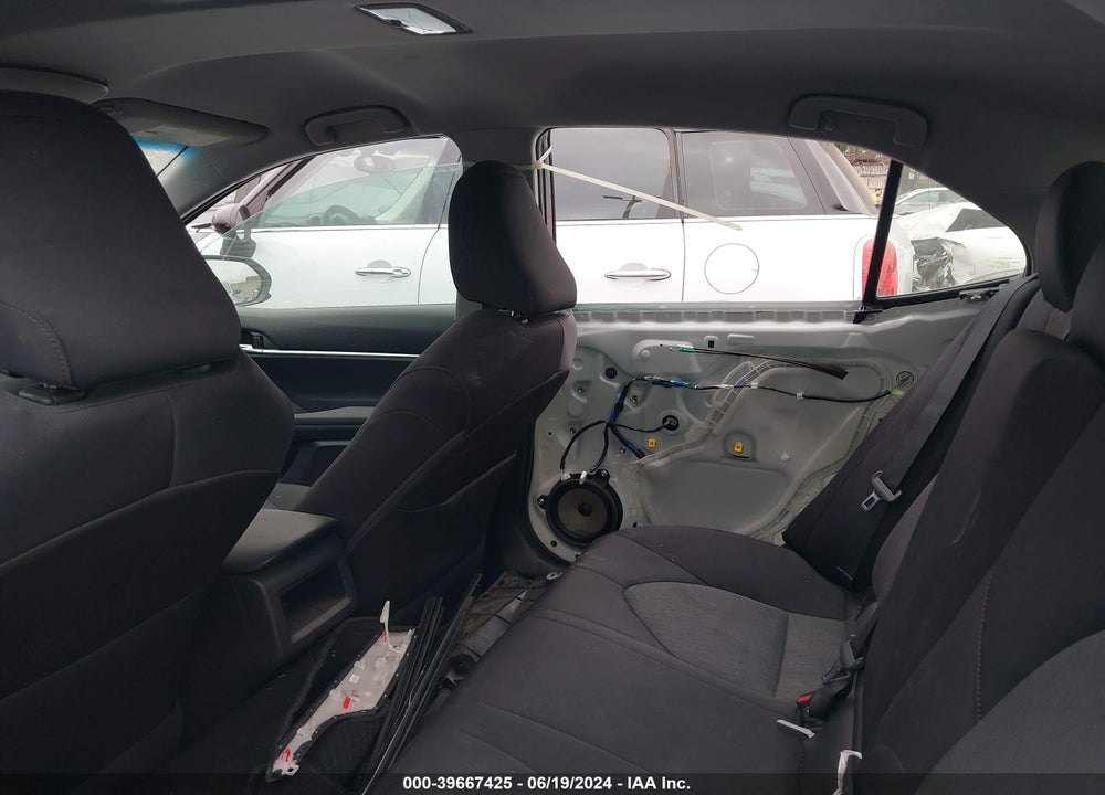 2018 TOYOTA CAMRY LE VIN: 4T1B11HK6JU520050