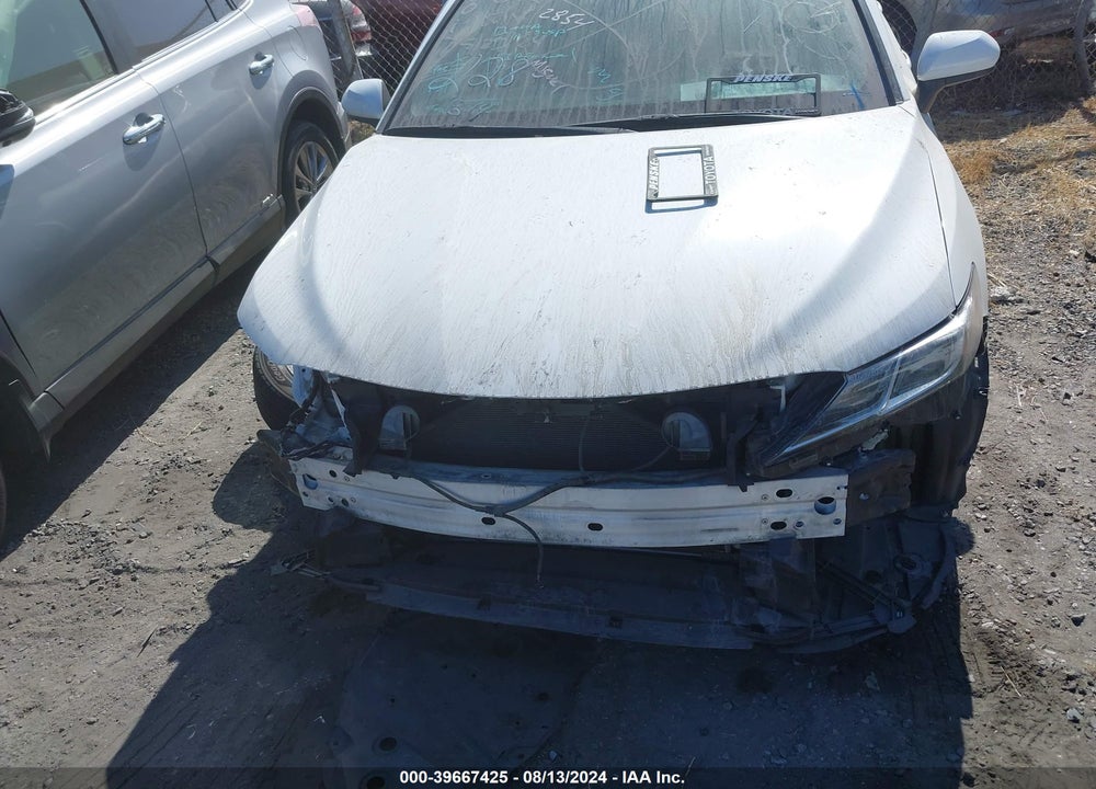 2018 TOYOTA CAMRY LE VIN: 4T1B11HK6JU520050