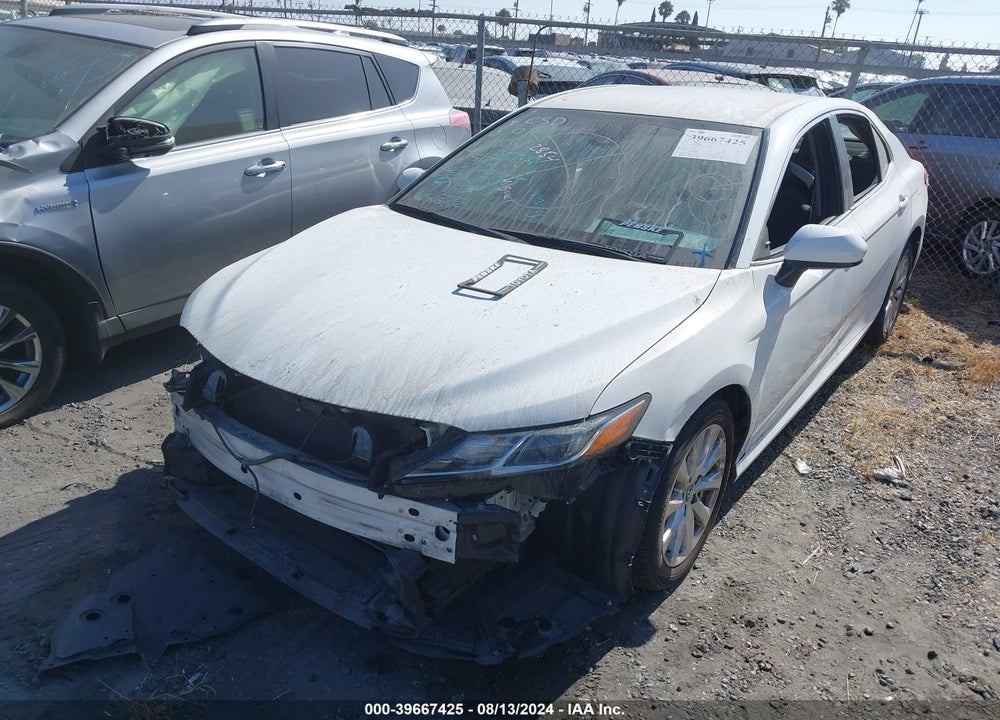 2018 TOYOTA CAMRY LE VIN: 4T1B11HK6JU520050