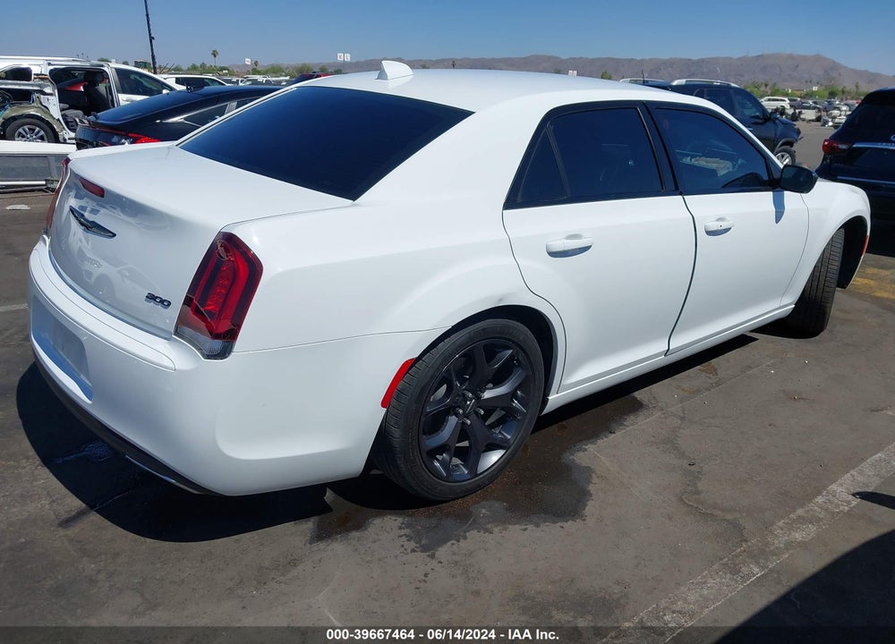 2020 CHRYSLER 300 TOURING VIN: 2C3CCAAG8LH242092
