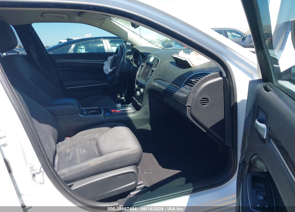 2020 CHRYSLER 300 TOURING VIN: 2C3CCAAG8LH242092