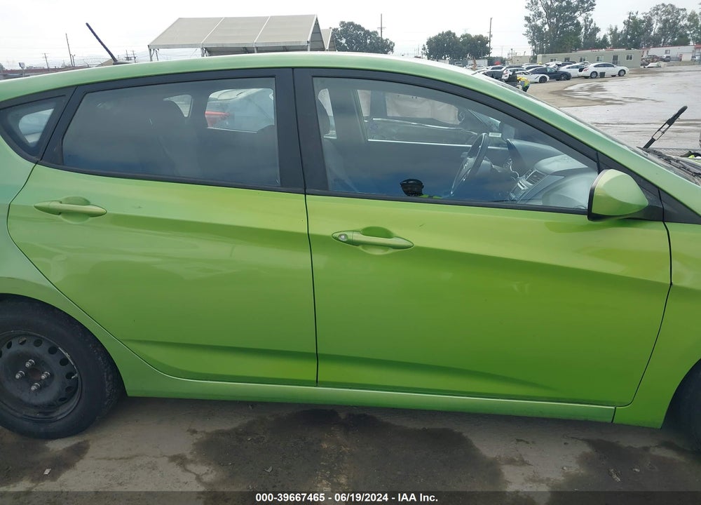 2013 HYUNDAI ACCENT VIN: KMHCT5AE0DU132181