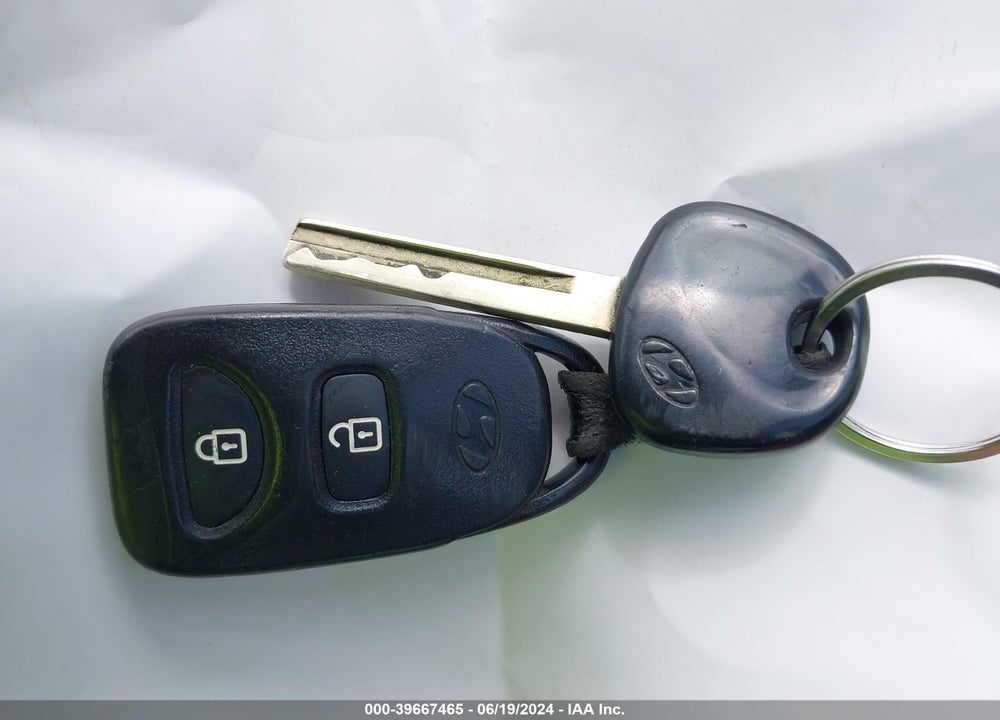 2013 HYUNDAI ACCENT VIN: KMHCT5AE0DU132181