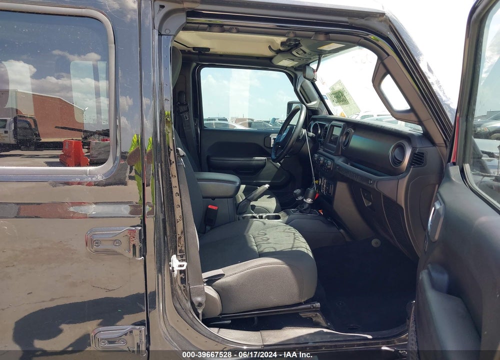 2018 JEEP WRANGLER UNLIMITED SPORT S 4X4 VIN: 1C4HJXDN2JW317940