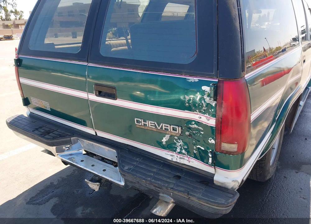1992 CHEVROLET SUBURBAN C1500 VIN: 1GNEC16K0NJ306166
