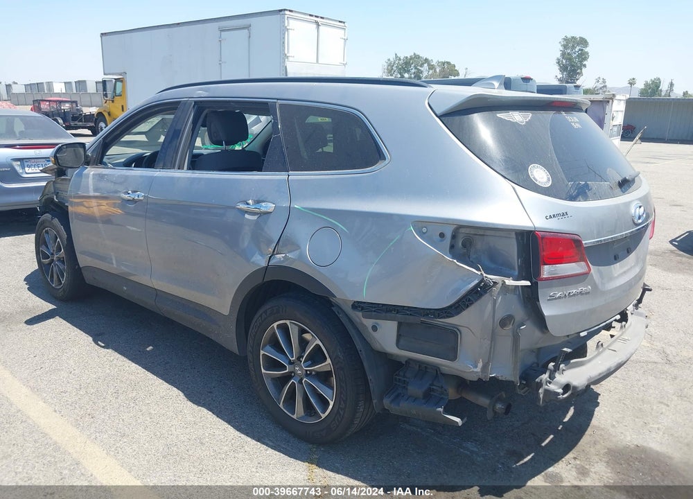 2017 HYUNDAI SANTA FE SE VIN: KM8SMDHF0HU213317