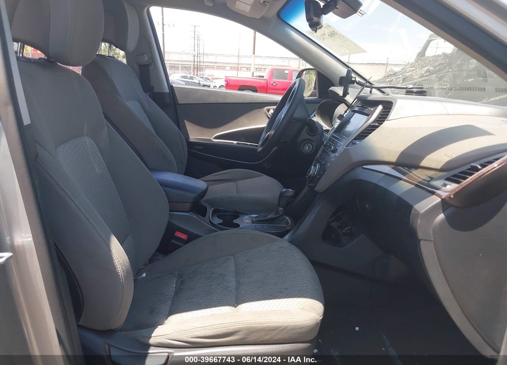 2017 HYUNDAI SANTA FE SE VIN: KM8SMDHF0HU213317