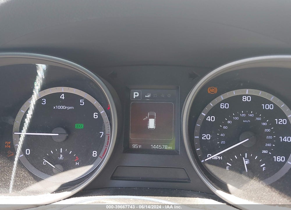 2017 HYUNDAI SANTA FE SE VIN: KM8SMDHF0HU213317