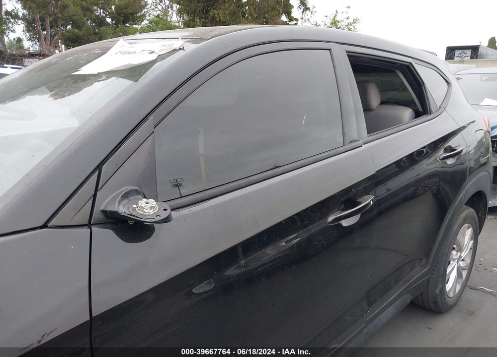 2020 HYUNDAI TUCSON SE VIN: KM8J23A45LU140832