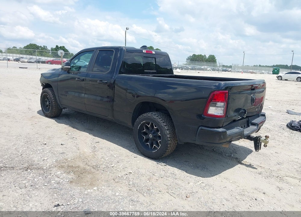 2022 RAM 1500 BIG HORN QUAD CAB 4X2 6'4 BOX VIN: 1C6RREBT3NN274747