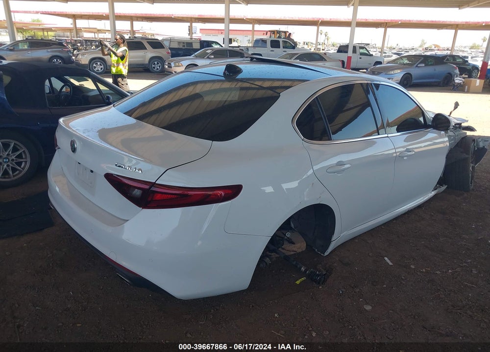 2017 ALFA ROMEO GIULIA RWD VIN: ZARFAEBN4H7562683
