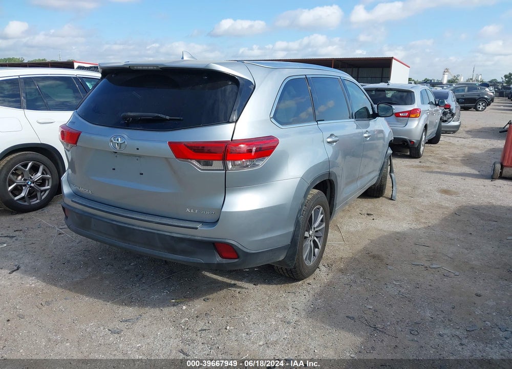 2018 TOYOTA HIGHLANDER XLE VIN: 5TDJZRFHXJS497231