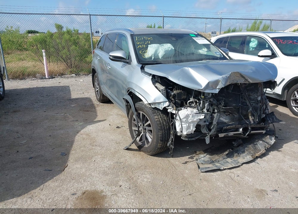 2018 TOYOTA HIGHLANDER XLE VIN: 5TDJZRFHXJS497231