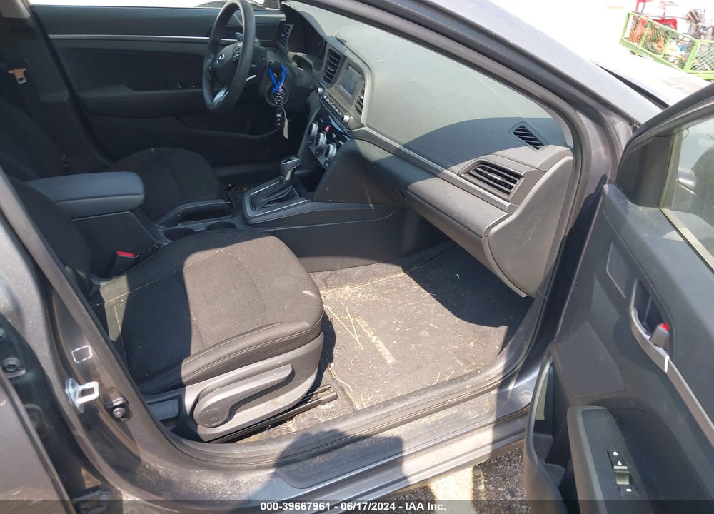 2019 HYUNDAI ELANTRA SE VIN: 5NPD74LF3KH480061