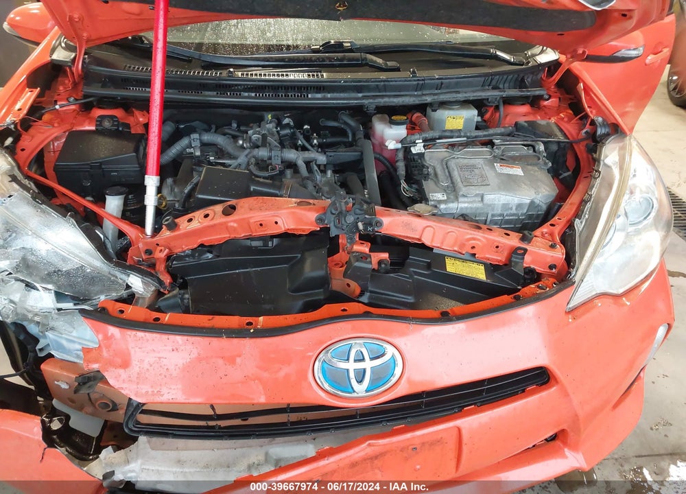2014 TOYOTA PRIUS C TWO VIN: JTDKDTB35E1074909