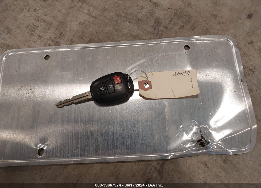 2014 TOYOTA PRIUS C TWO VIN: JTDKDTB35E1074909