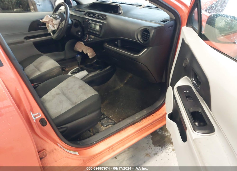 2014 TOYOTA PRIUS C TWO VIN: JTDKDTB35E1074909