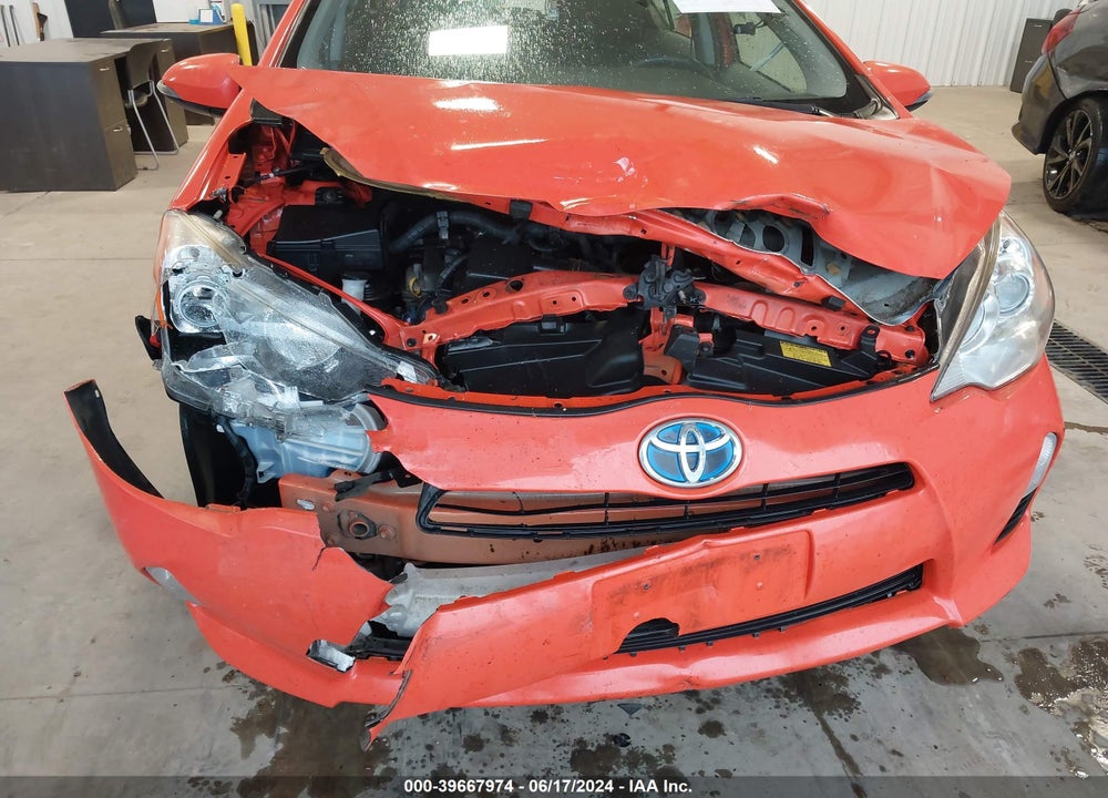 2014 TOYOTA PRIUS C TWO VIN: JTDKDTB35E1074909