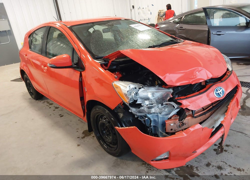 2014 TOYOTA PRIUS C TWO VIN: JTDKDTB35E1074909