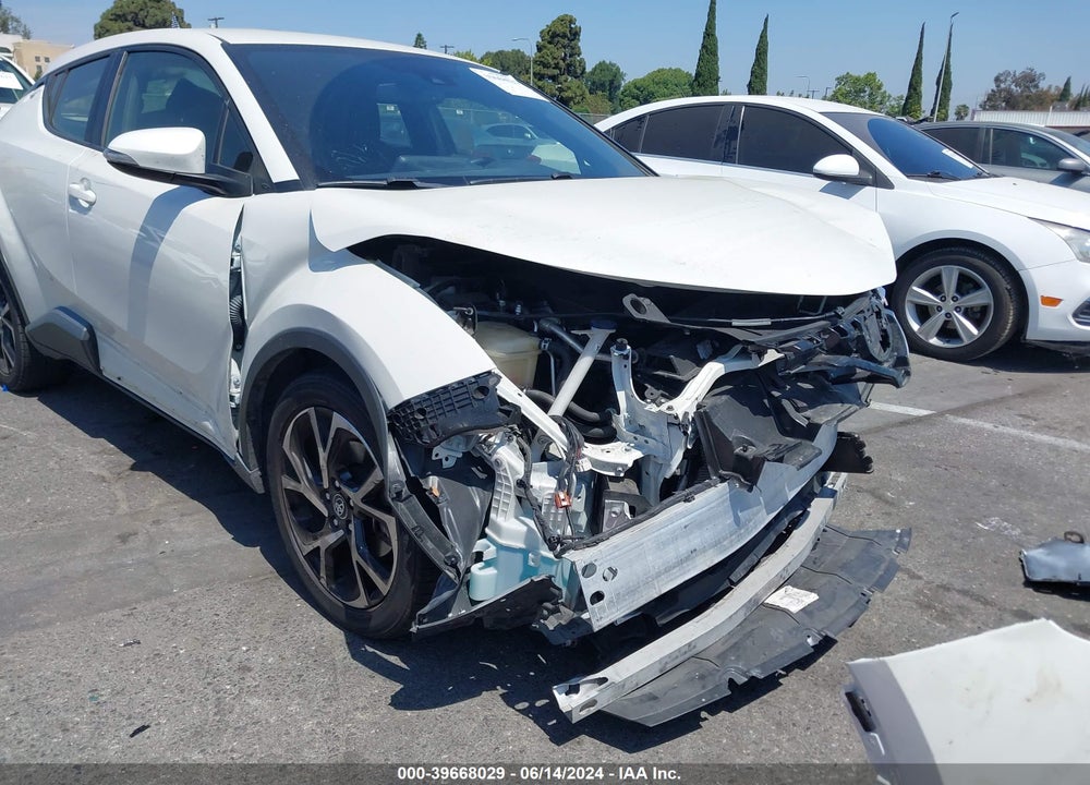 2018 TOYOTA C-HR XLE VIN: JTNKHMBX4J1000951